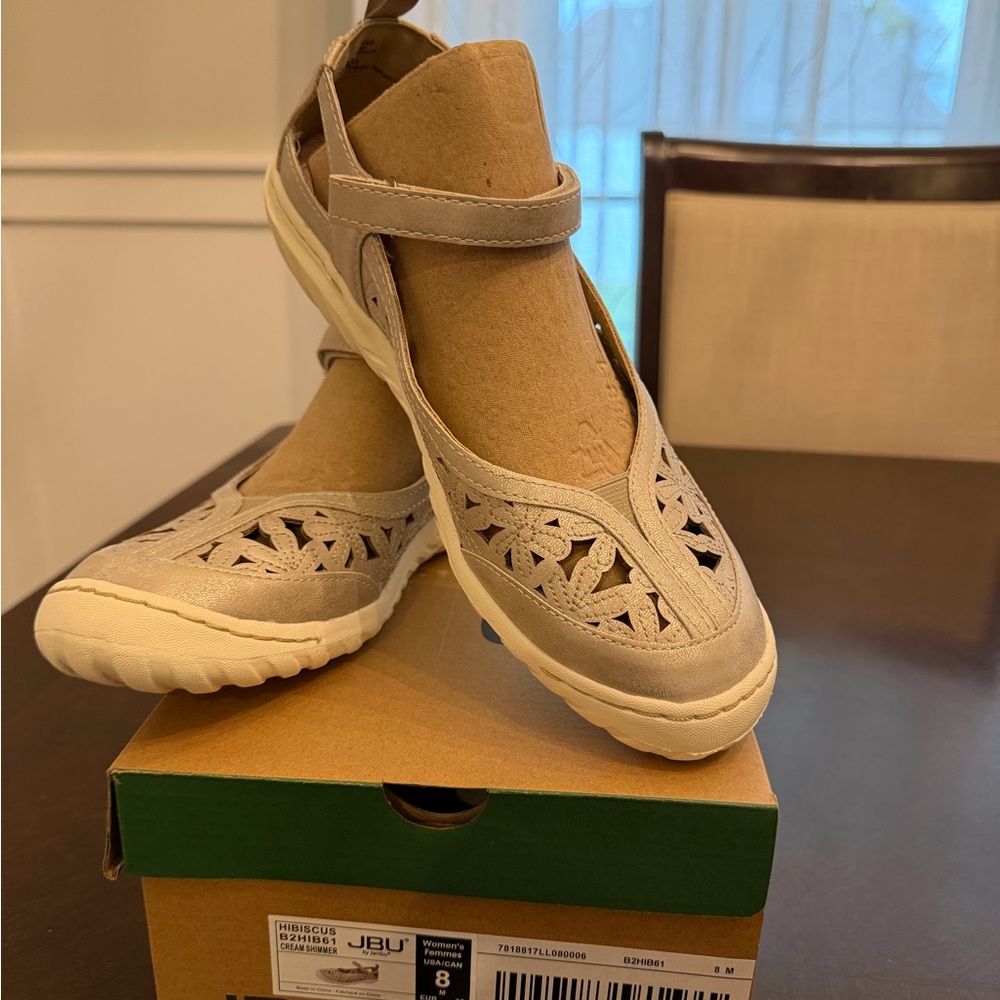 New - JBU by Jambu Women's Hibiscus - Cream Shimmer